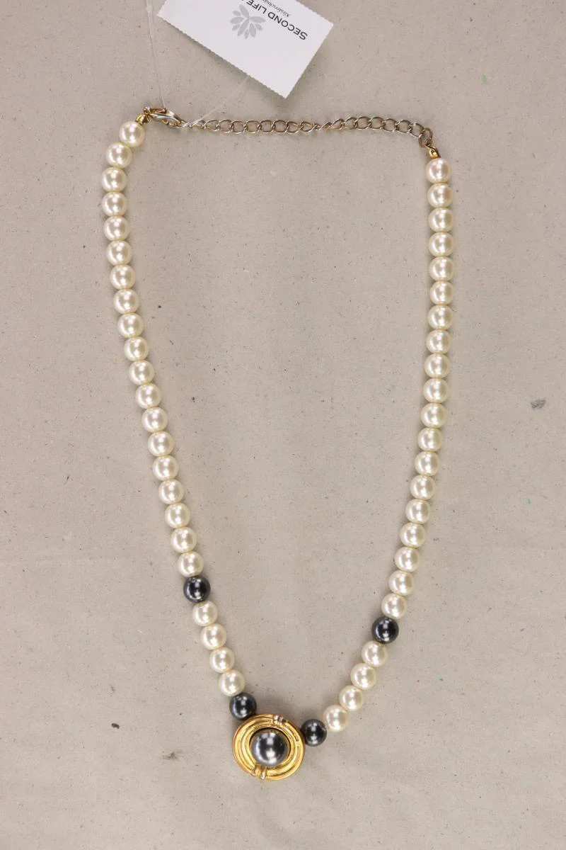 Perlenkette creme