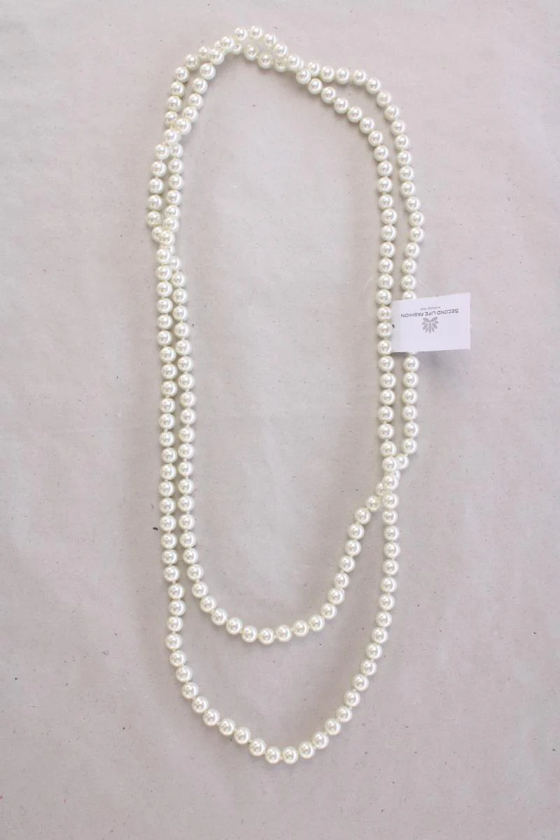 Perlenkette creme