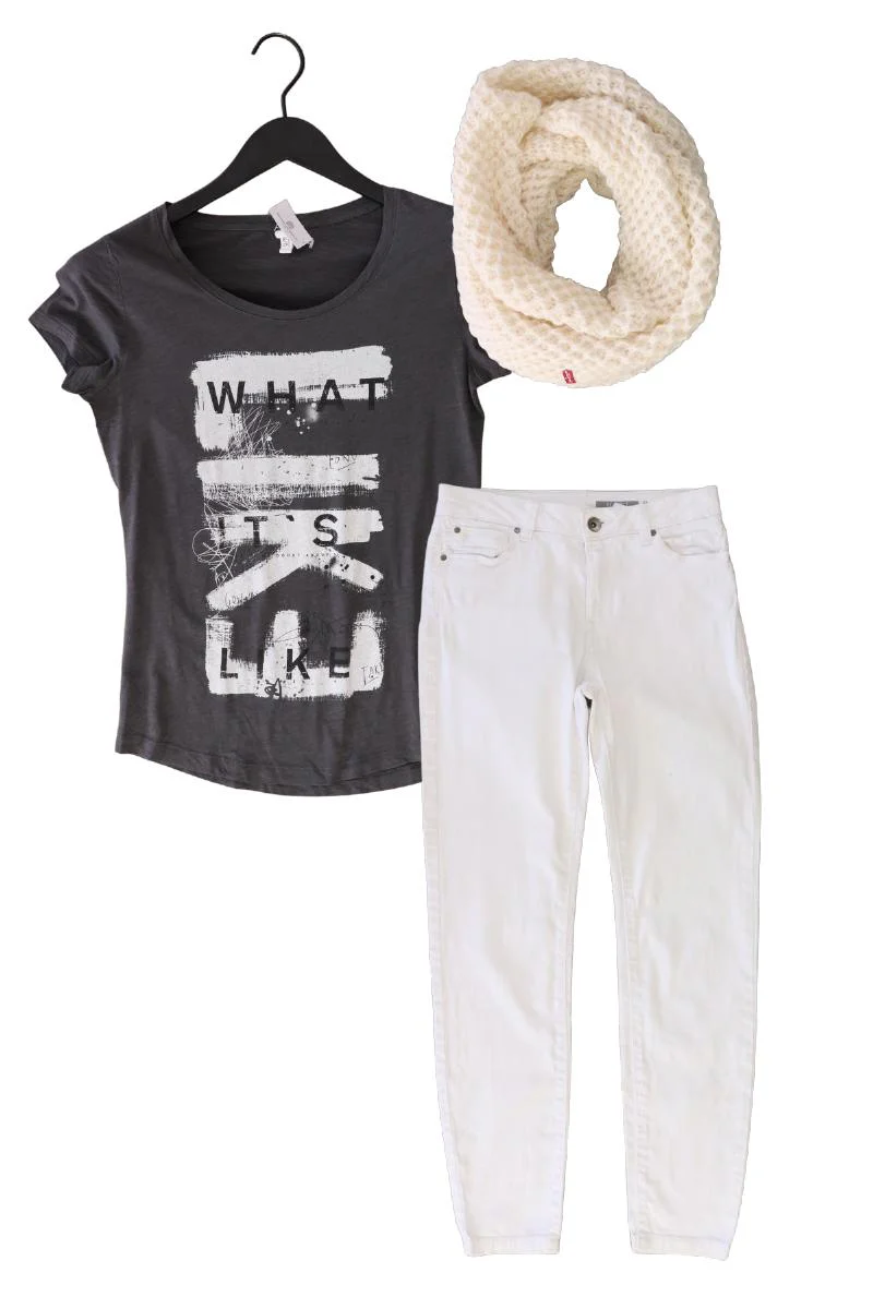 Second Hand Outfit Größe XS mit QS by s.Oliver Printshirt in Gr. XS und Schal